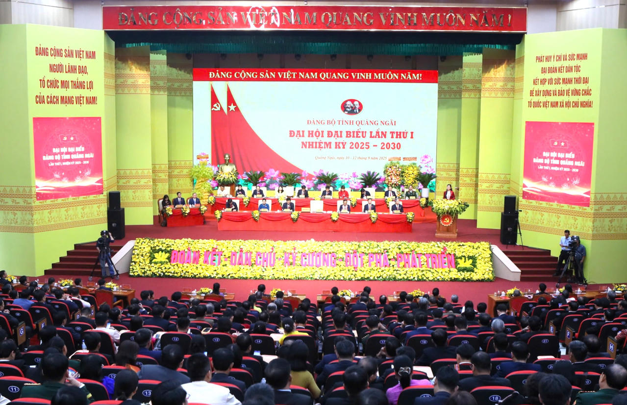 Quang cảnh phiên bế mạc Đại hội Đại biểu Đảng bộ tỉnh Quảng Ngãi lần thứ I, nhiệm kỳ 2025 - 2030.