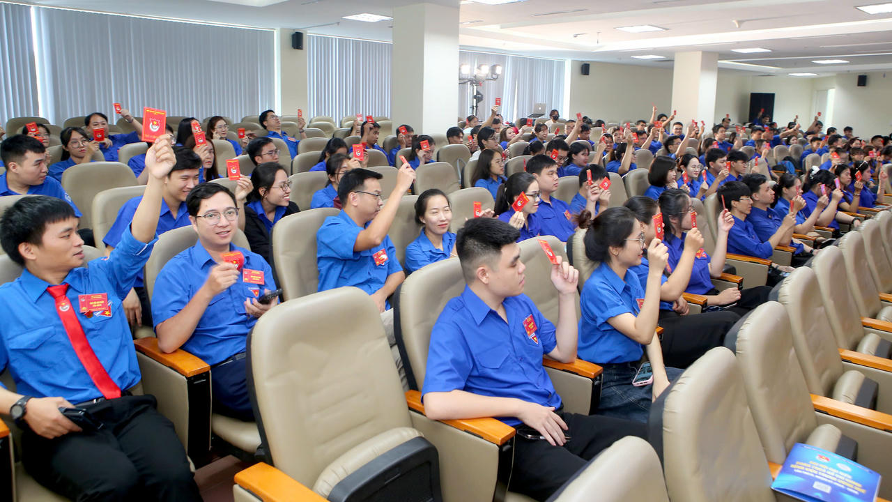 Tuổi trẻ BVTW Huế thể hiện quyết tâm, đồng hành cùng sự nghiệp chăm sóc và bảo vệ sức khỏe người dân 