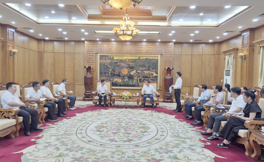 Quang cảnh buổi làm việc.