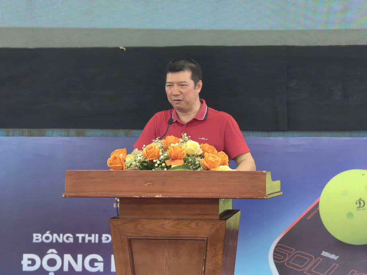 Ông Vũ Quang Huy, Phó Tổng Giám đốc VTV cab, Trưởng ban Tổ chức giải phát biểu tại Lễ Khai mạc.