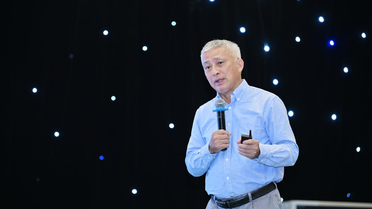 TS. Hoàng Dương Tùng, Chủ tịch Mạng lưới Không khí sạch Việt Nam chia sẻ tại tọa đàm  