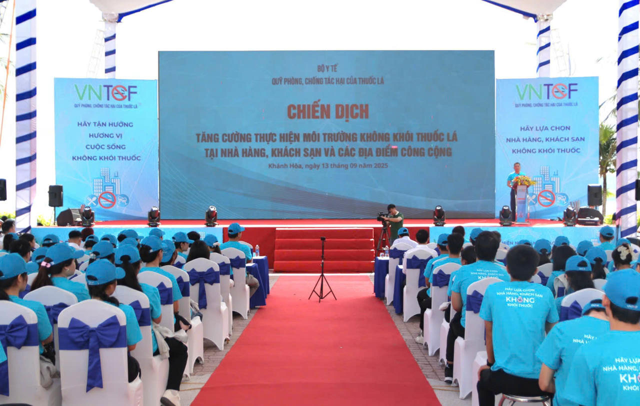 Lan tỏa thông điệp 'môi trường không khói thuốc' từ Nha Trang đến cả nước