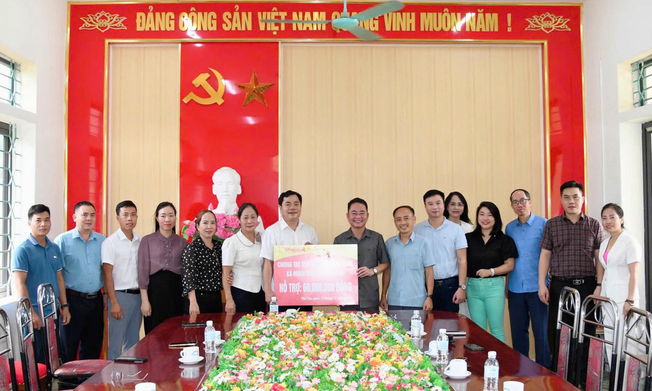 Chính quyền địa phương mong Báo Pháp luật Việt Nam tiếp tục đồng hành, kêu gọi nguồn lực để các xã sớm hoàn thành mục tiêu xóa nhà tạm, giúp người dân ổn định cuộc sống.