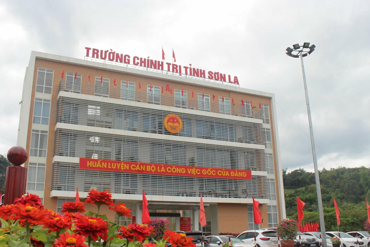 Trường Chính trị tỉnh Sơn La.