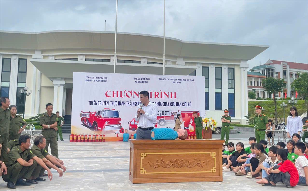 Phú Thọ: Người dân xã Đoan Hùng được trải nghiệm kỹ năng chữa cháy và cứu nạn cứu hộ