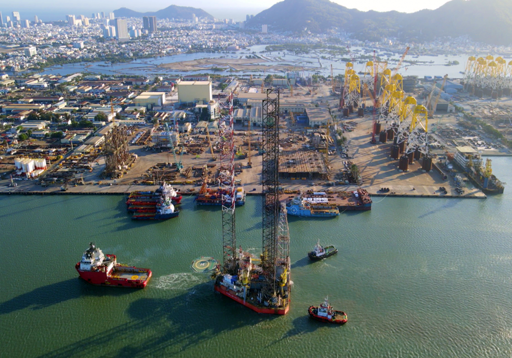 Giàn khoan tự nâng PV DRILLING VIII đã ký hợp đồng khoan đầu tiên với Vietsovpetro, chuẩn bị thực hiện chương trình khoan tại mỏ Kình Ngư Trắng.