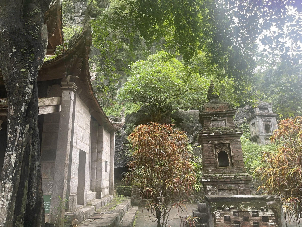 Tam Cốc - Bích Động: vẻ đẹp rất riêng không thể bỏ lỡ khi tới Ninh Bình