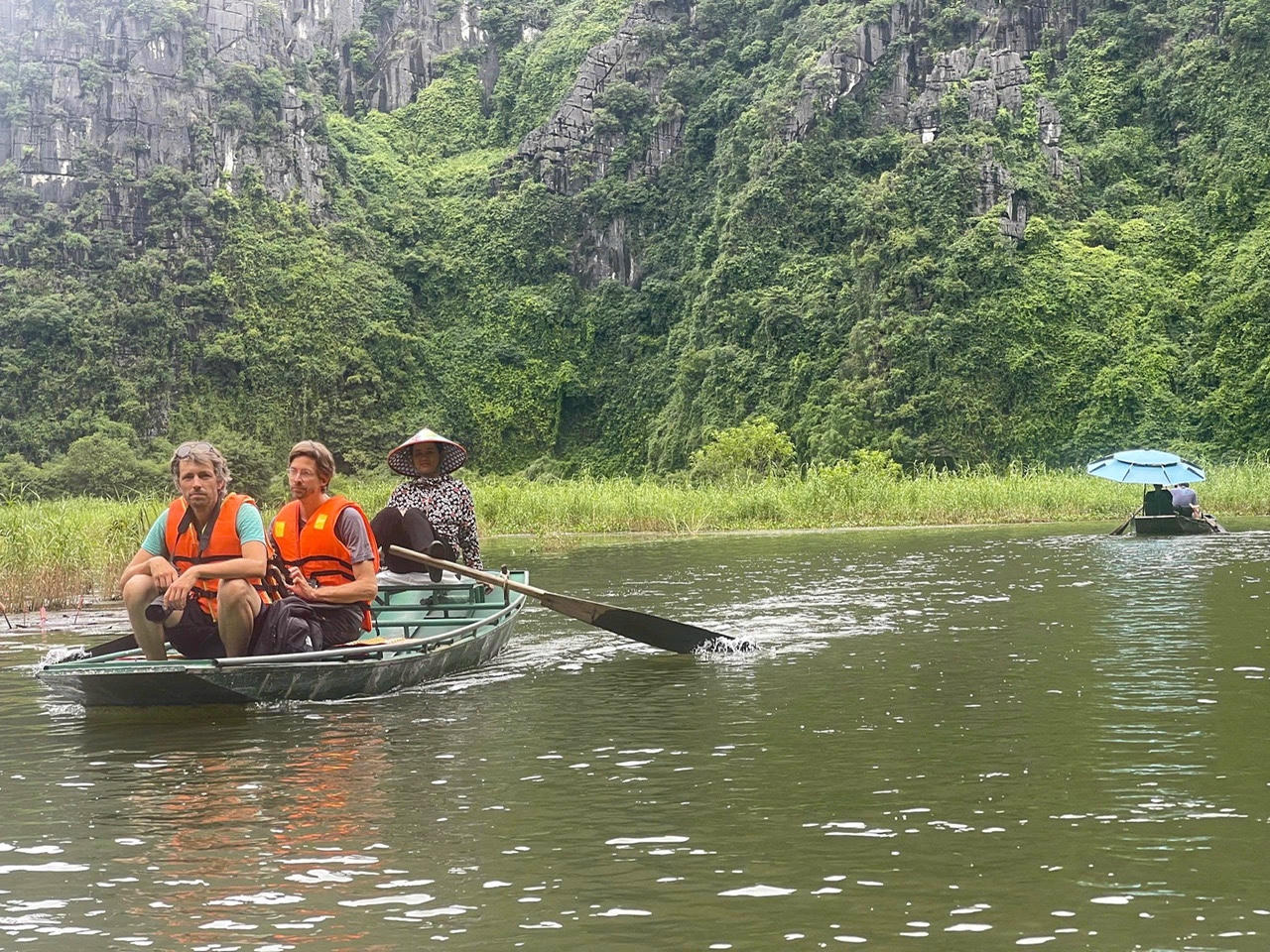 Tam Cốc - Bích Động từ lâu đã là một trong những địa điểm du lịch nổi tiếng của tỉnh Ninh Bình thu hút đông đảo du khách trong và ngoài nước. 