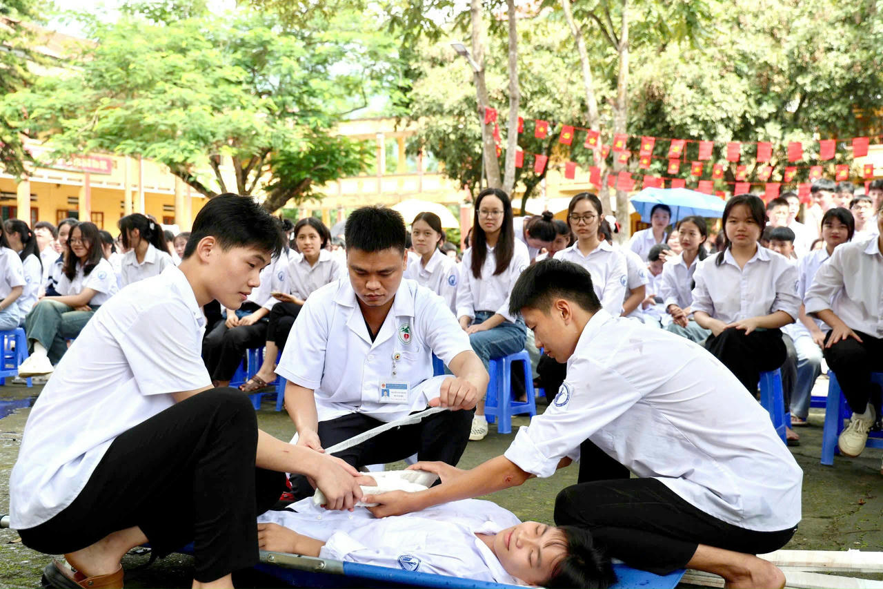 Hướng dẫn cứu nạn cứu hộ khi có tình huống cháy nổ xảy ra.