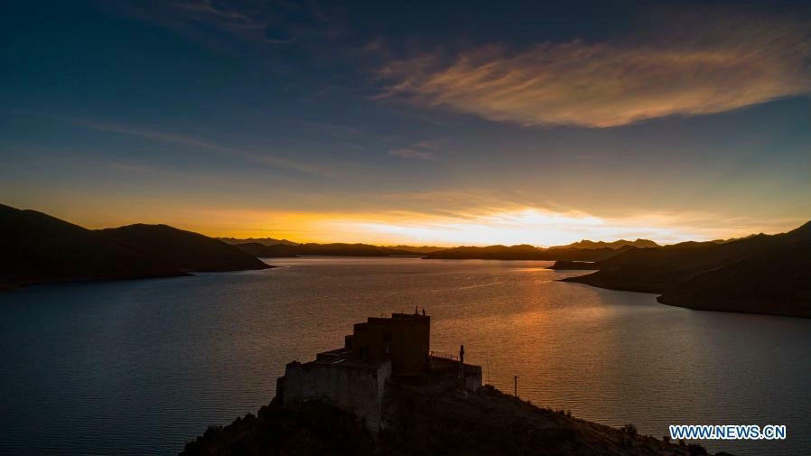 Không gian ở ngôi chùa hết sức yên bình, tĩnh lặng. Ảnh: Sun Fei/Xinhua.