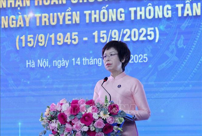 Đồng chí Vũ Việt Trang, Bí thư Đảng uỷ, Tổng Giám đốc TTXVN đọc diễn văn kỷ niệm 80 năm Ngày truyền thống Thông tấn xã Việt Nam (15/9/1945 - 15/9/2025). Ảnh: Lâm Khánh/TTXVN