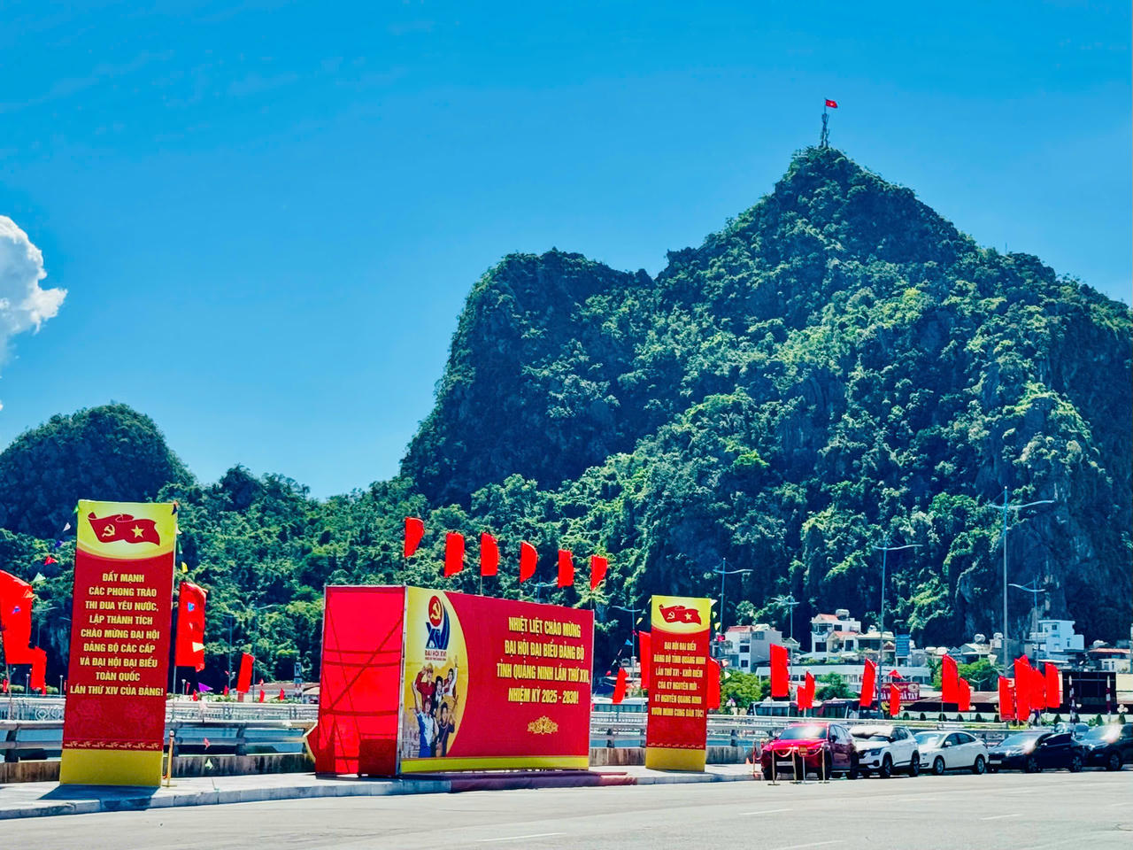 Rực rỡ cờ hoa – Niềm tin tỏa sáng – Thành công rực rỡ