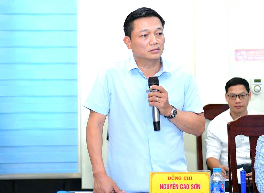 Ông Nguyễn Cao Sơn, Tỉnh ủy viên, Phó Chủ tịch UBND tỉnh Ninh Bình phát biểu tại hội nghị.