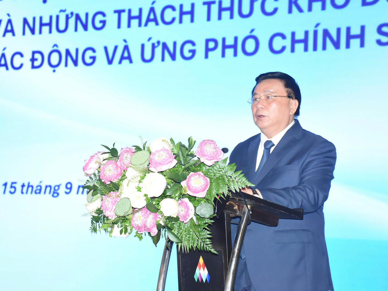 GS.TS Nguyễn Xuân Thắng, Ủy viên Bộ Chính trị, Giám đốc Học viện Chính trị quốc gia Hồ Chí Minh, Chủ tịch Hội đồng Lý luận Trung ương phát biểu tại hội thảo. (Ảnh: Bộ KH&CN)