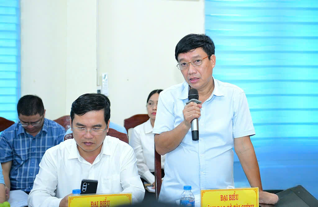 Ông Mai Văn Quyết - Giám đốc sở Tài chính phát biểu tại hội nghị.