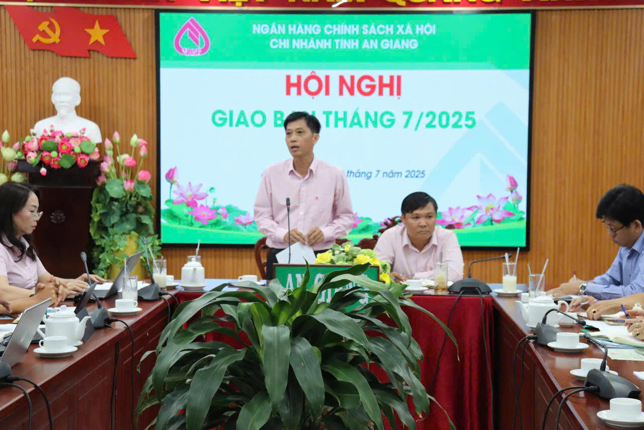Ông Đoàn Công Thiệt chủ trì cuộc họp triển khai nhiệm vụ các tháng cuối năm 2025.