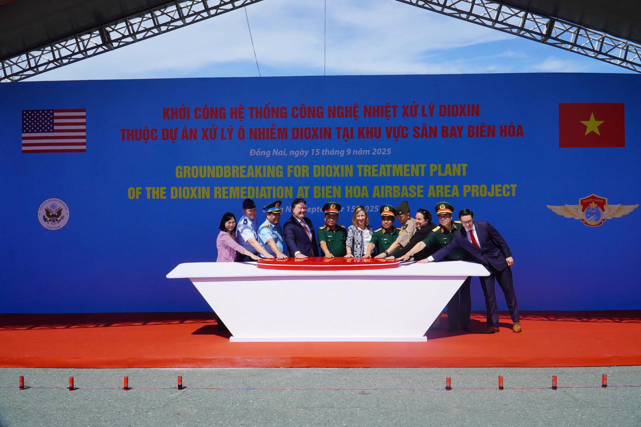 Bàn giao 6 ha đất sạch dioxin tại sân bay Biên Hòa, ký bổ sung 32 triệu USD vốn ODA