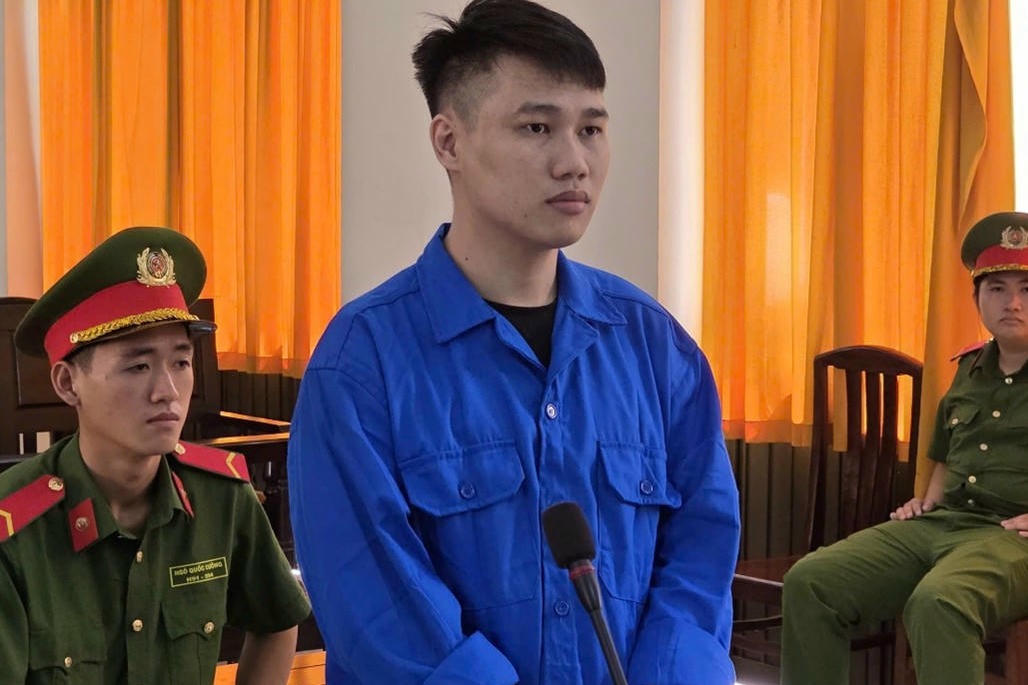 Đâm bạn nhậu trọng thương, nam thanh niên lãnh 9 năm tù