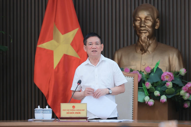 Phó Thủ tướng Chính phủ Hồ Đức Phớc chủ trì cuộc họp với các bộ ngành, địa phương về Nghị định sửa đổi, bổ sung một số điều của Nghị định số 85/2025/NĐ-CP ngày 08/4/2025 của Chính phủ quy định chi tiết thi hành một số điều của Luật Đầu tư công - Ảnh: VGP/Trần Mạnh