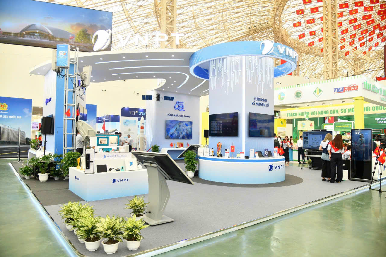 Tập đoàn VNPT được trao giải thưởng "Không gian trưng bày tiêu biểu" tại Triển lãm Triển lãm thành tựu đất nước