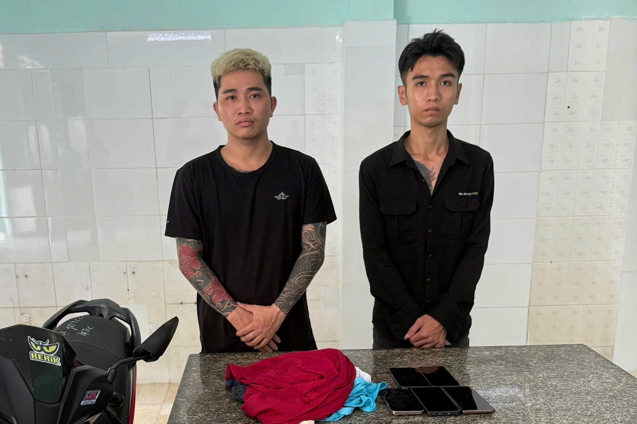 Hai tiktoker chuyên dựng chuyện câu view bị khởi tố