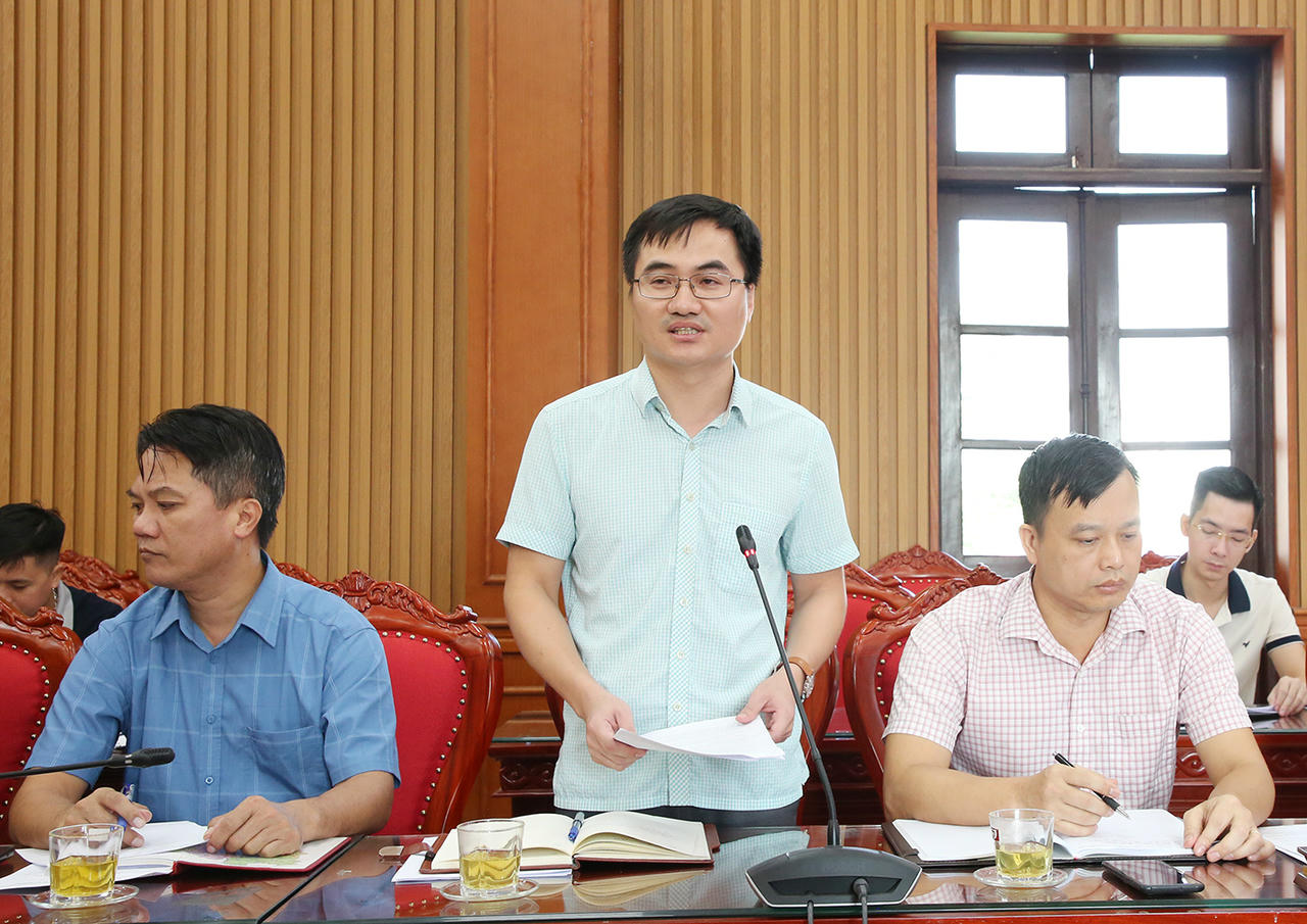 Đại diện lãnh đạo xã Yên Phong phát biểu tại buổi làm việc.