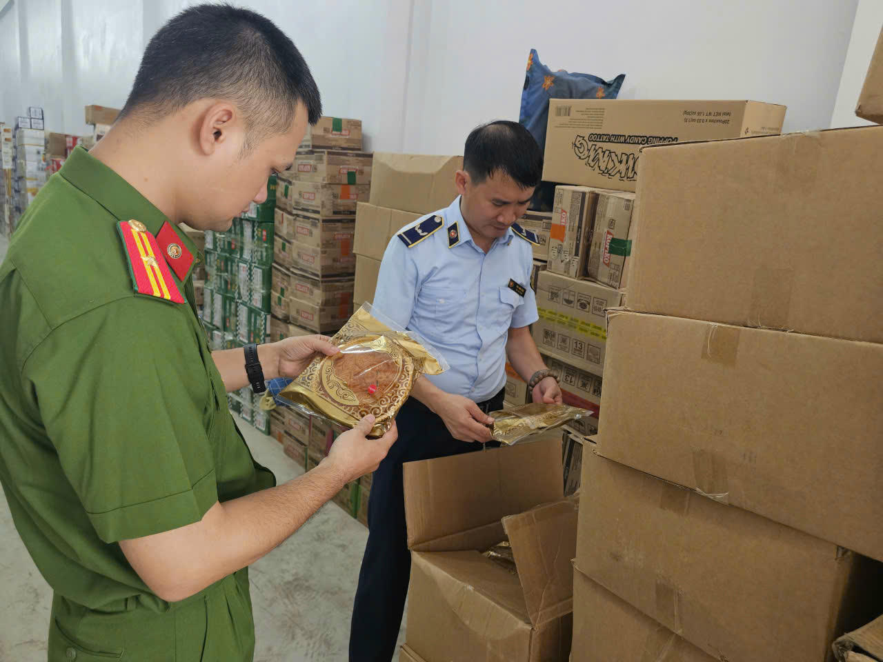 Kiểm tra, xử lý hơn 350 vụ vi phạm an toàn thực phẩm tại Hà Nội dịp Tết Trung thu 2025