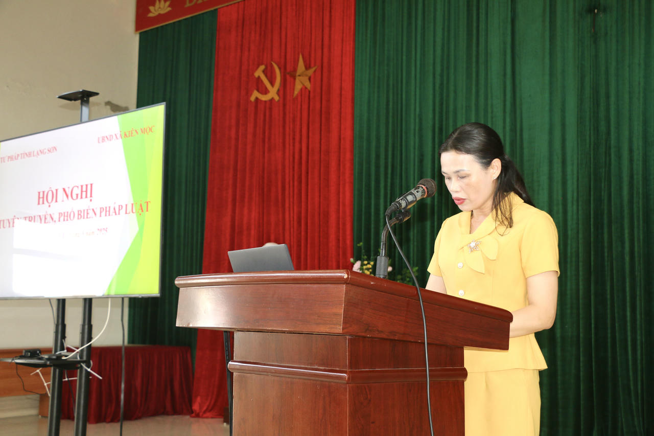 Bà Mã Thị Hiển, Phó chủ tịch UBND xã Kiên Mộc, tỉnh Lạng Sơn phát biểu khai mạc (Ảnh: Lê Hanh)