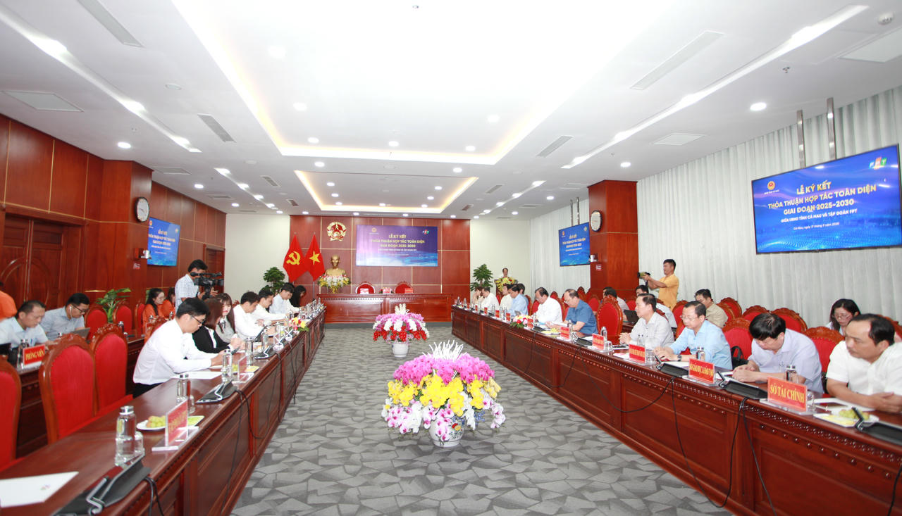 Quang cảnh buổi lễ ký kết.