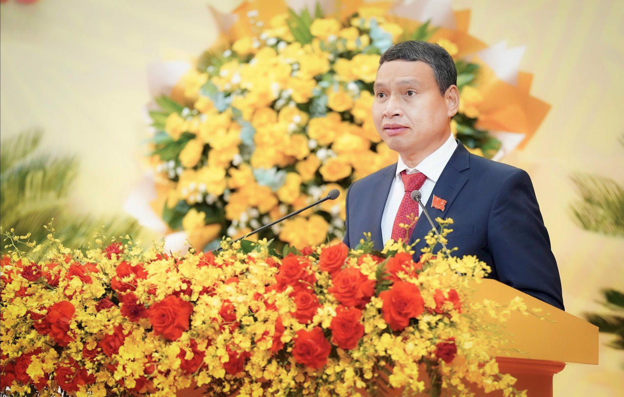 Phó Chủ tịch Thường trực UBND TP Đà Nẵng Hồ Kỳ Minh trình bày tham luận tại Đại hội Đảng bộ TP Đà Nẵng.