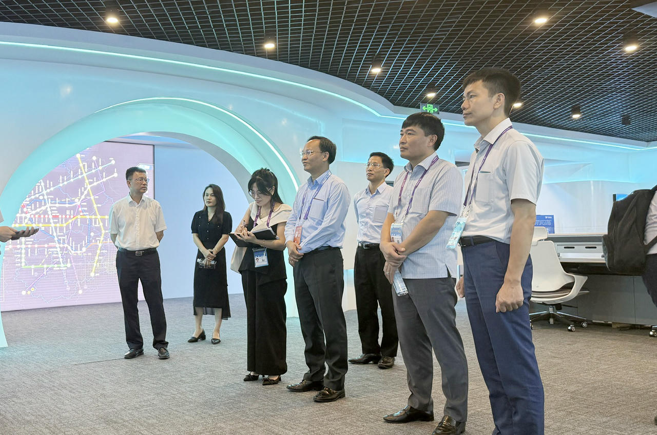 Phó Chủ tịch UBND tỉnh Bắc Ninh Phạm Văn Thịnh làm việc với Tập đoàn Đường sắt Đô thị Nam Ninh