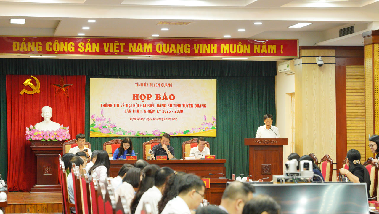 Toàn cảnh buổi họp báo. Ảnh: Mạnh Đức
