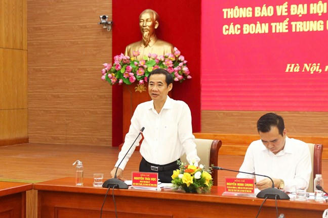 Đồng chí Nguyễn Thái Học, Phó Bí thư Đảng ủy MTTQ, các đoàn thể Trung ương phát biểu tại cuộc gặp mặt. Ảnh: Hương Diệp