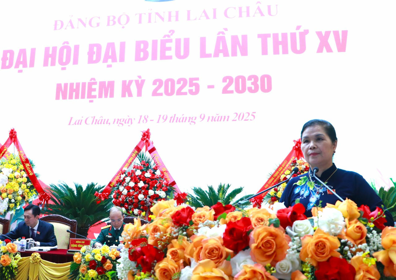 Bà Giàng Páo Mỷ - Bí thư Tỉnh uỷ Lai Châu phát biểu khai mạc.