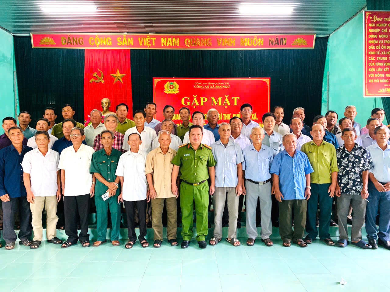 Buổi gặp mặt để lại nhiều dư âm lắng đọng, thể hiện tinh thần tri ân và quyết tâm giữ vững bình yên thôn xóm.