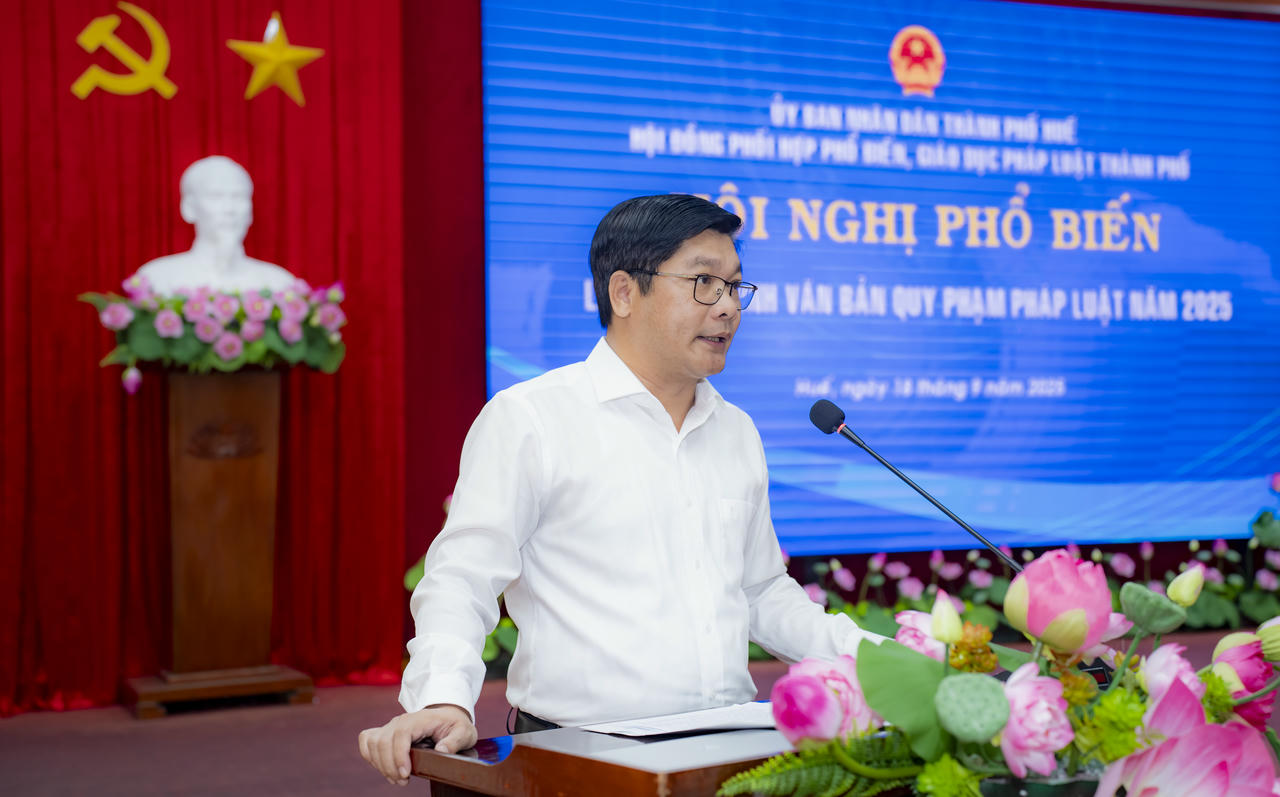 Phó Chủ tịch UBND TP Huế Nguyễn Chí Tài phát biểu chỉ đạo tại hội nghị 