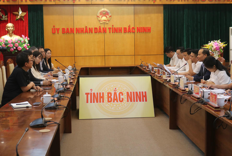 Quang cảnh buổi làm việc.