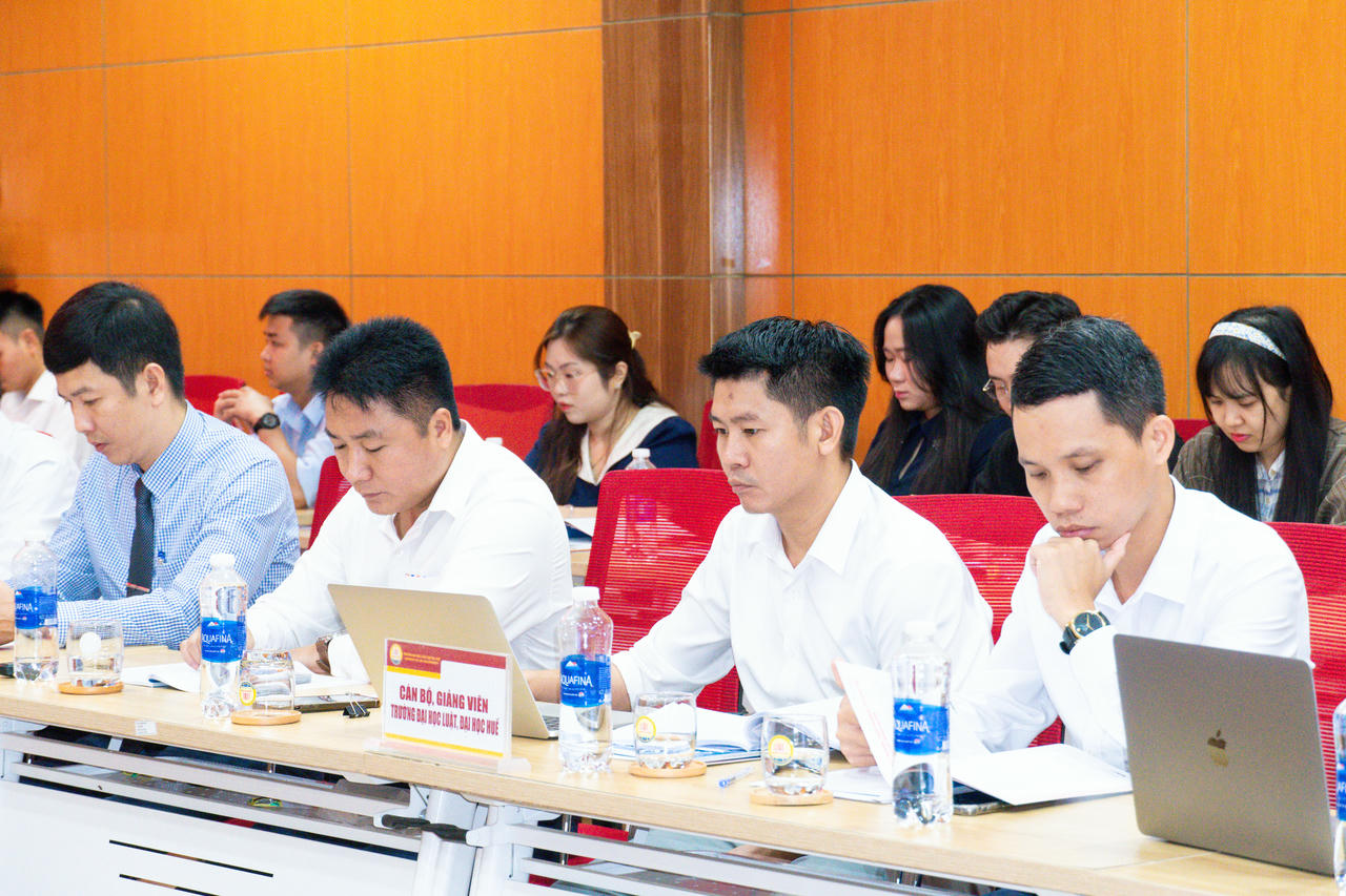 Các đại biểu tham dự hội thảo 