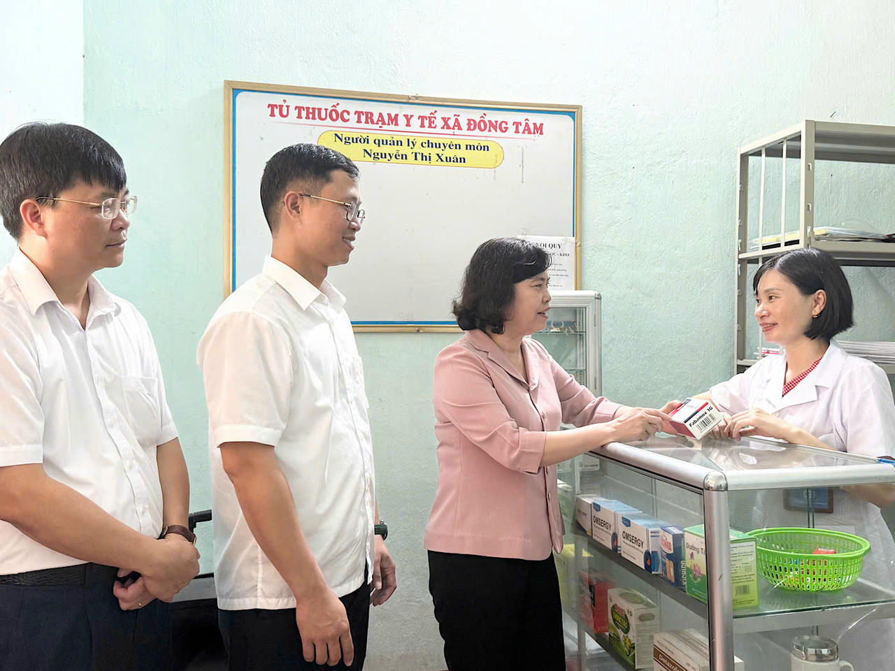 Các trạm y tế kiến nghị HĐND, UBND tỉnh quan tâm hơn nữa trong việc đầu tư, bổ sung trang thiết bị y tế, đặc biệt là các phương tiện phục vụ chẩn đoán, cấp cứu, theo dõi bệnh nhân.