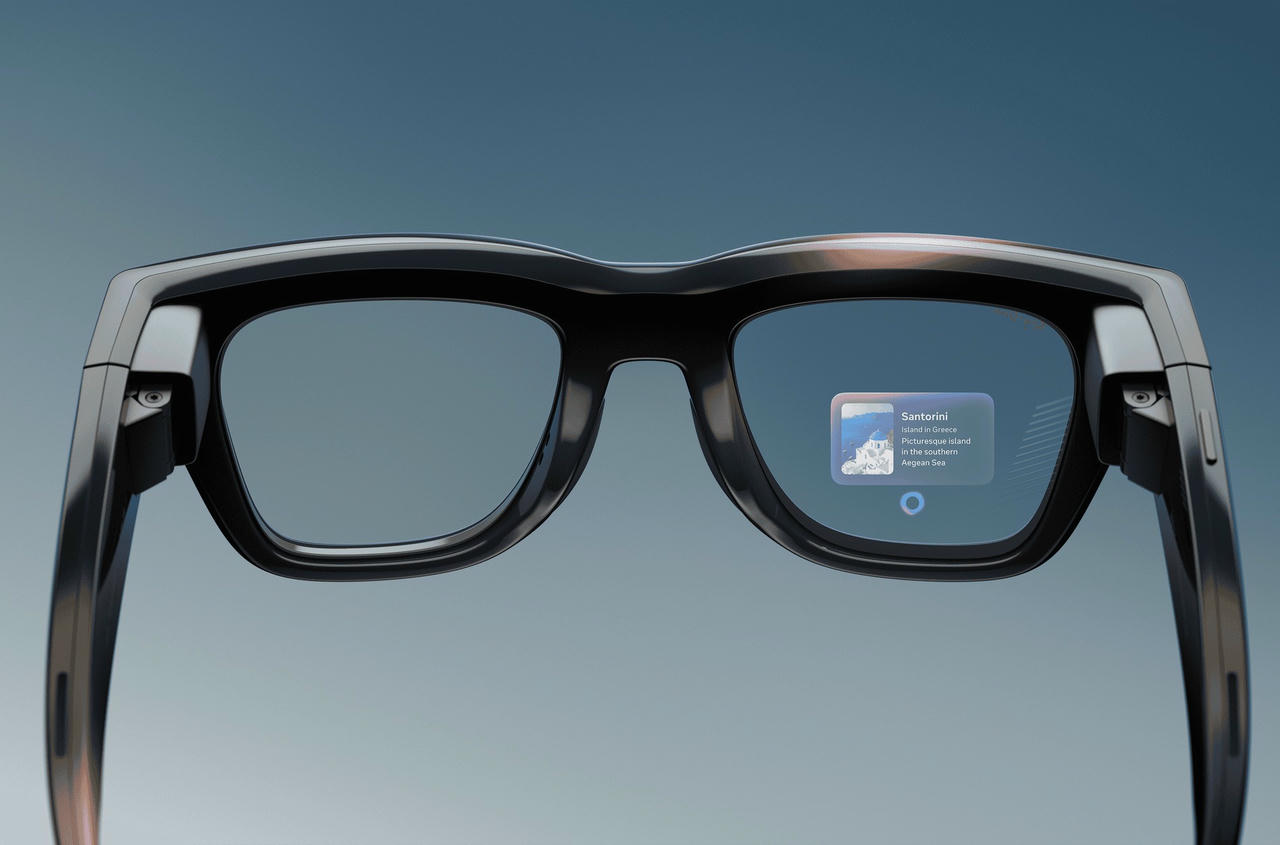 Meta ra mắt kính Ray-Ban thông minh đầu tiên tích hợp màn hình thực tế tăng cường
