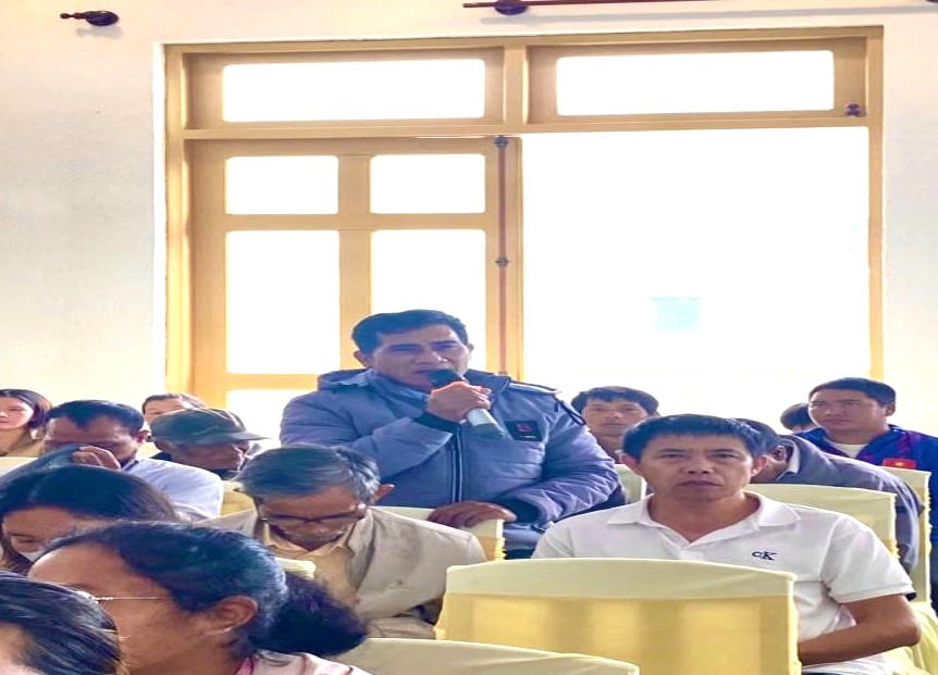 Nhiều câu hỏi được gửi tới các báo cáo viên