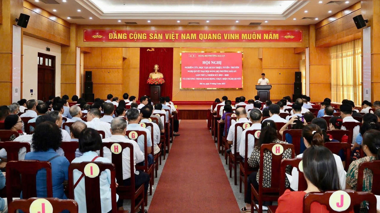 Hải An (TP Hải Phòng): Quán triệt, triển khai, nhanh chóng đưa Nghị quyết Đại hội Đảng bộ phường vào cuộc sống
