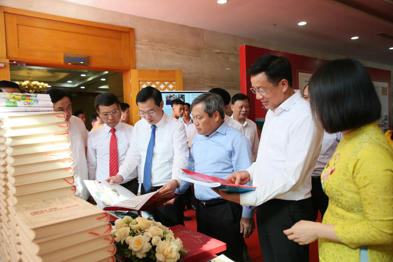 Quảng Ninh - tự tin, vững vàng, tiến mạnh trong kỷ nguyên vươn mình của dân tộc. 