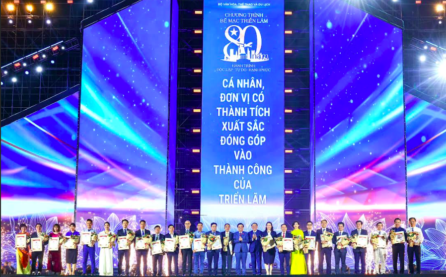 MIK Group vinh dự nhận giải thưởng Không gian trưng bày tiêu biểu tại triển lãm.