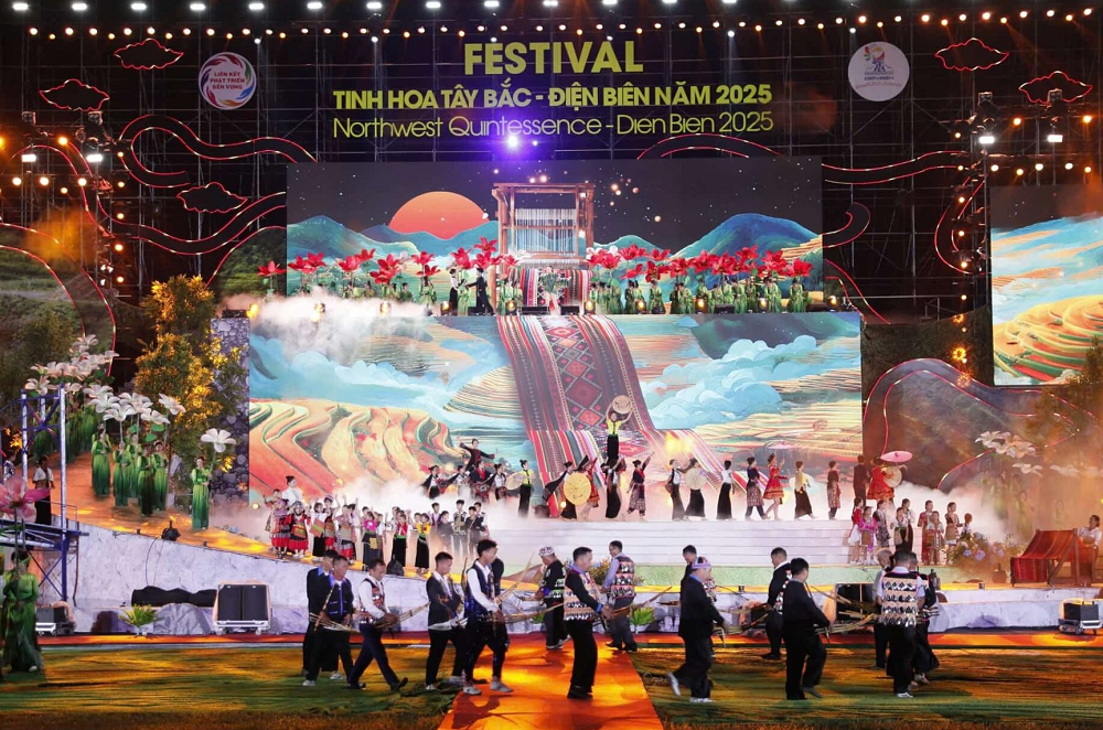 Đặc sắc đêm khai mạc Festival Tinh hoa Tây Bắc – Điện Biên