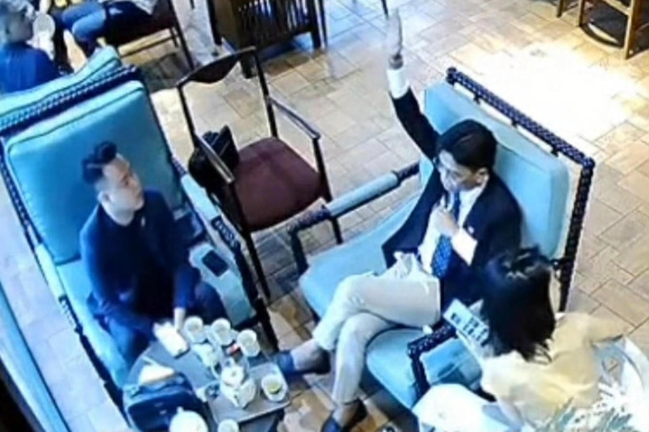 "Tổng tài" trong vụ nhân viên quán cafe bị đánh đến xin lỗi nhưng bị từ chối