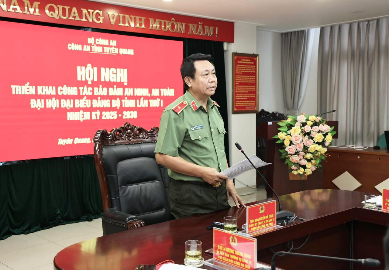 Giám đốc Công an tỉnh Tuyên Quang phát biểu chỉ đạo tại hội nghị (Ảnh: CATQ)