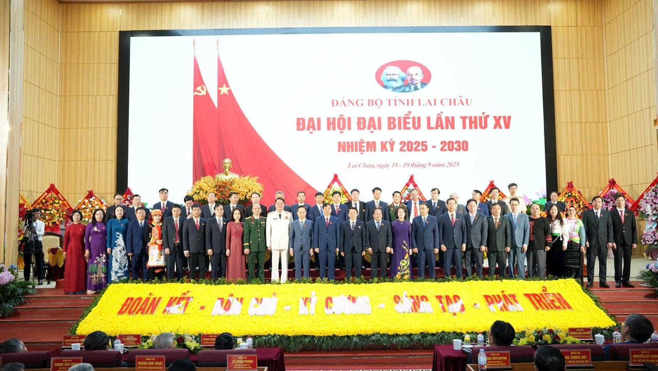 Ban chấp hành Đảng bộ tỉnh Lai Châu khoá XV nhiệm kỳ 2025-2030 ra mắt Đại hội.
