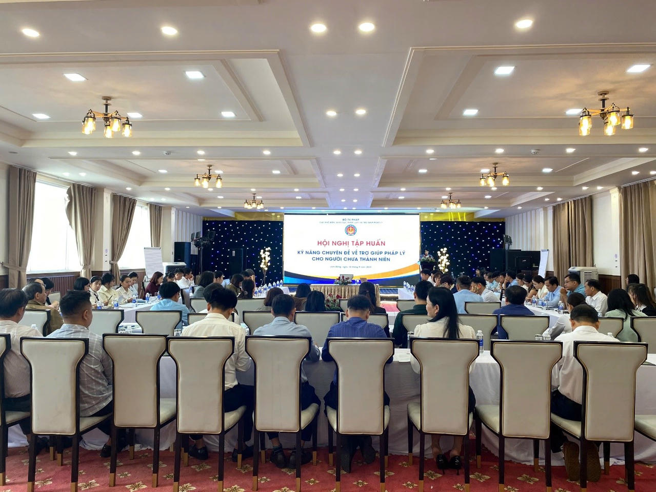 Các đại biểu tham dự Hội nghị