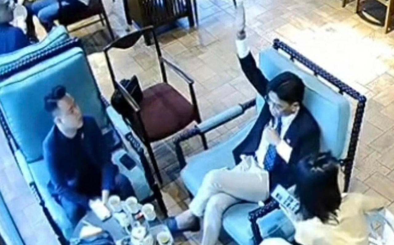 Công an vào cuộc, làm việc với “tổng tài” vụ nhân viên quán cà phê Times City bị hành hung
